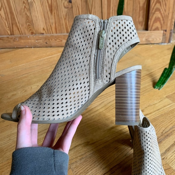 Circus by Sam Edelman Beige Heel - Picture 2 of 6